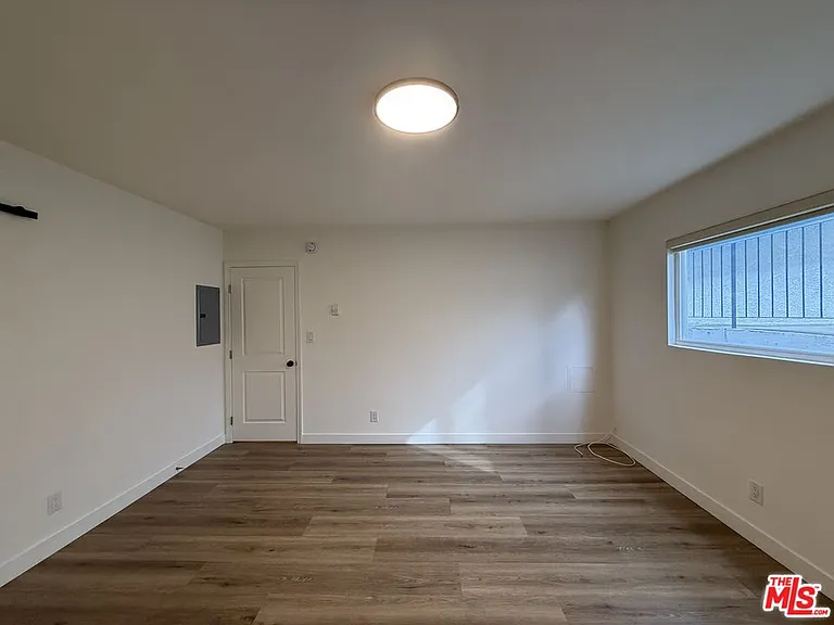 314 S Clark Dr #2 — Photo 37