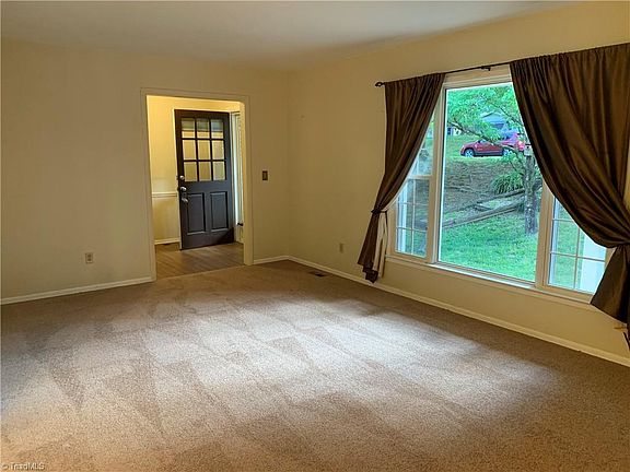 5th image of 5206 Bayberry Ln