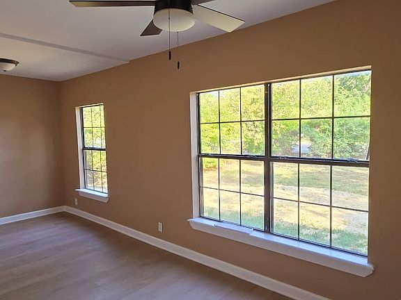 2nd image of 1119 Commerce Dr