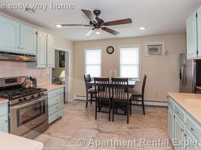 36 Florence St #3 — Photo 1