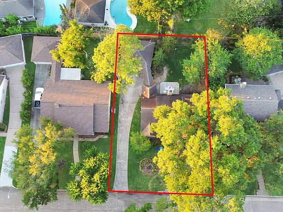 3rd image of 12526 Hazelwood Ln