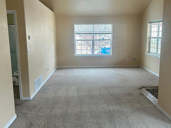 5th image of 1337A Lily Ct #A