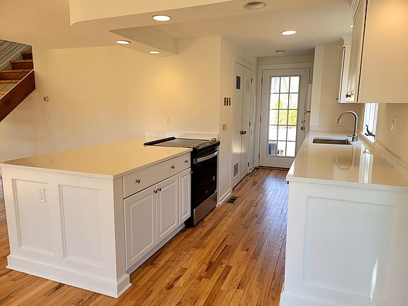 New kitchen with new appliances!