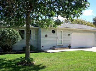 810 34th Avenue Ct NW, Rochester, MN 55901