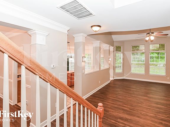 3rd image of 5611 Branthurst Dr