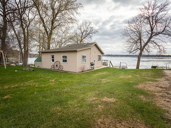 4th image of 15981 Bayview Dr NE