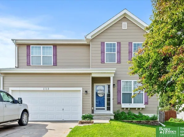 1113 Hardwood Dr, Papillion, NE 68046