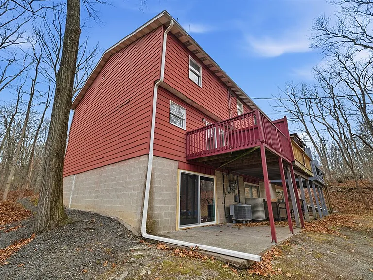 1273 Chateau Dr — Photo 5