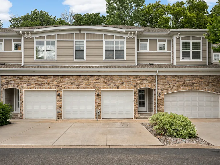 17790 Valley Cove Ct — Photo 1