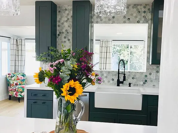 627 N 59th Pl, Mesa, AZ 85205