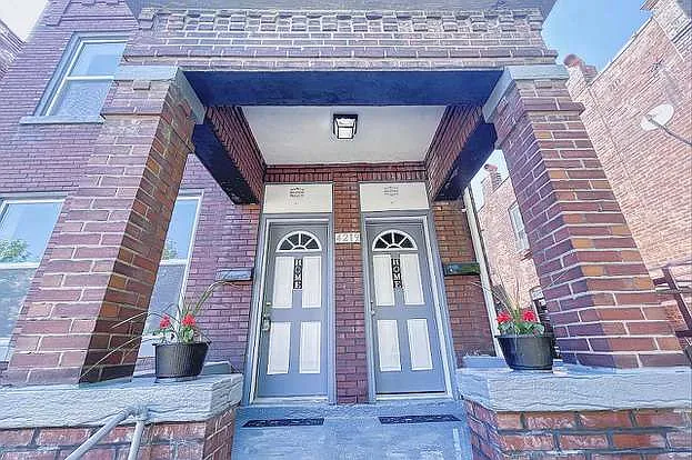 4219 Dewey Ave #A