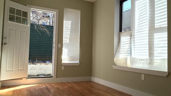 Rented by Nooklyn NYC LLC | media 25