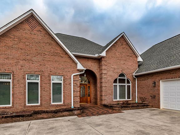 4th image of 137 Lake Breeze Dr