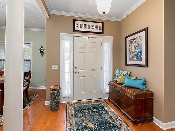 4th image of 422 Brentwood Cir
