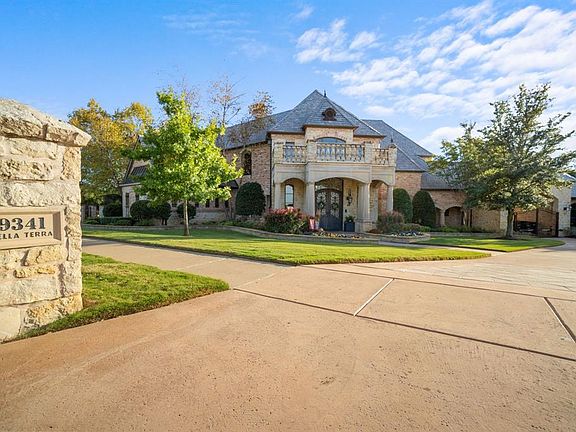 3rd image of 9341 Bella Terra Dr