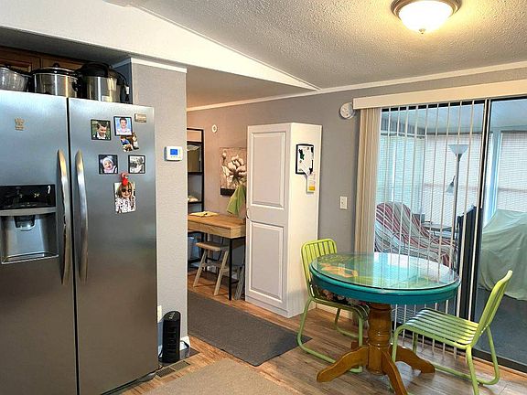 5th image of 319 Crestwood Dr