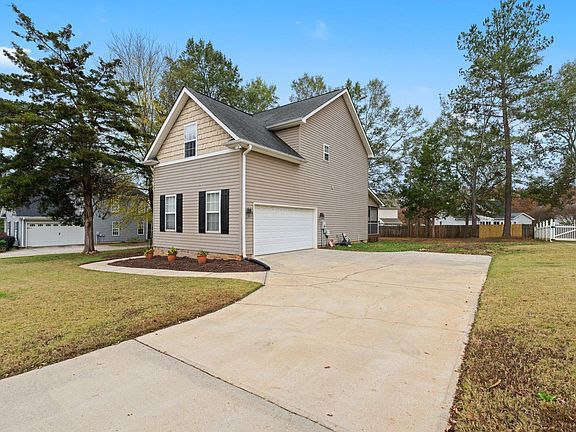 2nd image of 5 Manorwood Ct