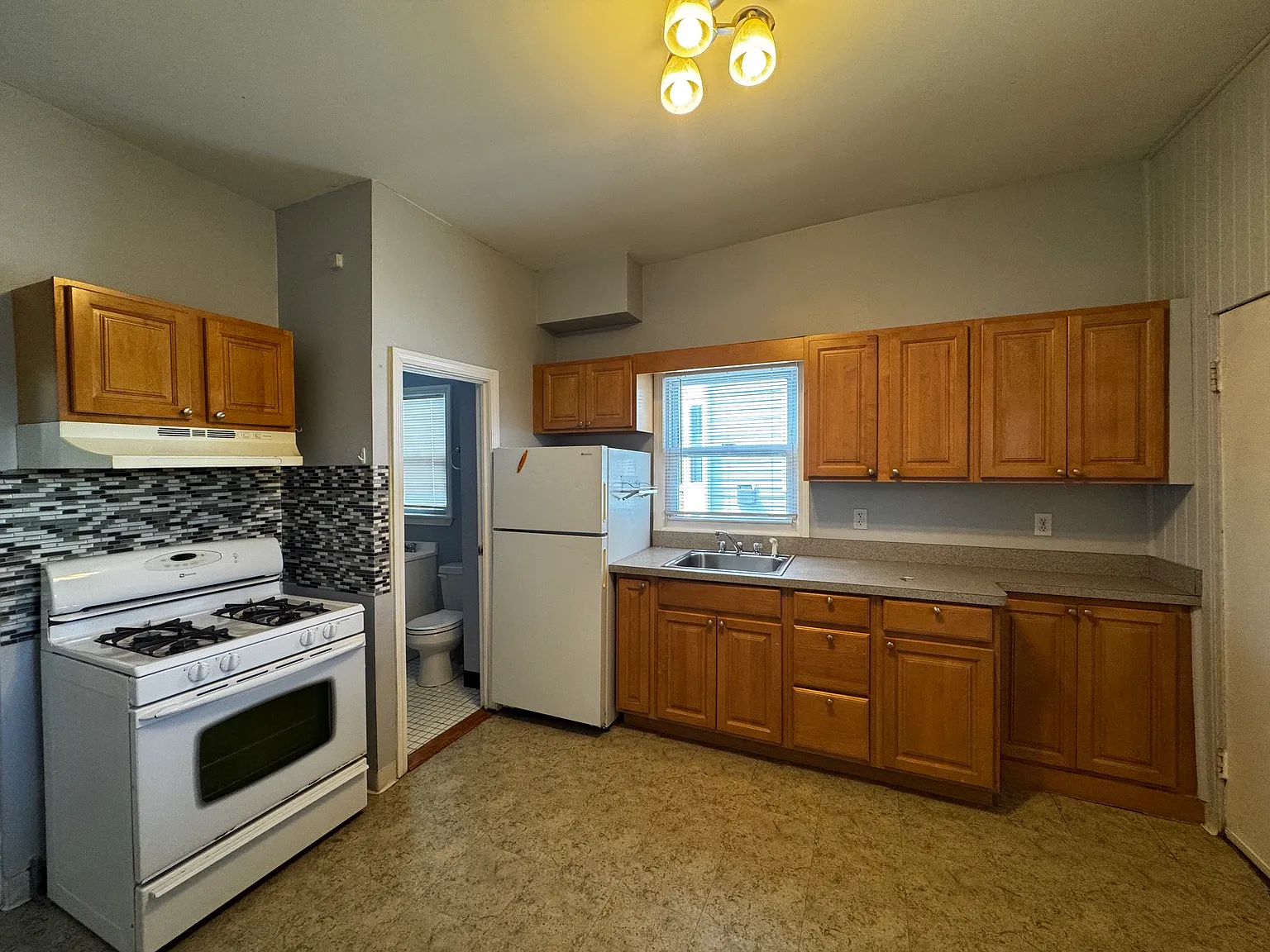 1 bed, 9999 sqft, $2,200 — Photo 3