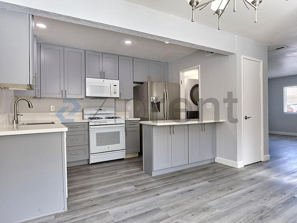 1st image of 213 E Acacia St APT C