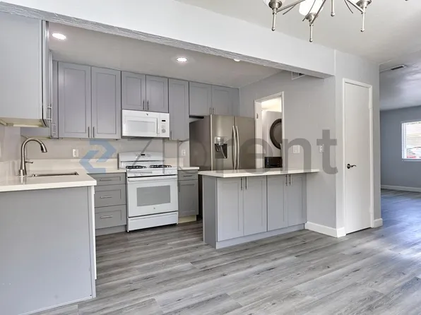 213 E Acacia St, Brea, CA