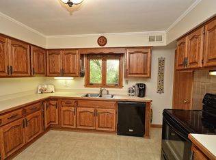 27 N Woodland Trl, Palos Park, IL