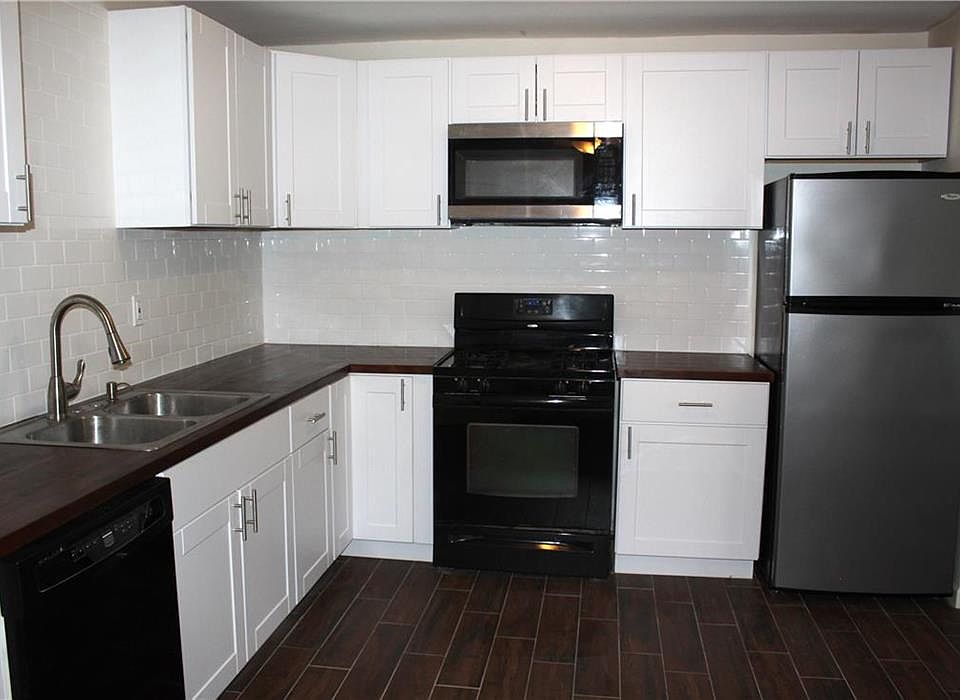 1st image of 5213 Crest Dr