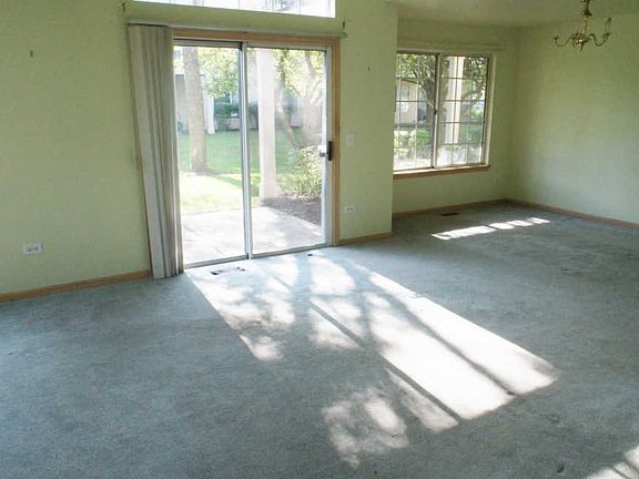 5th image of 30W016 Willow Ln