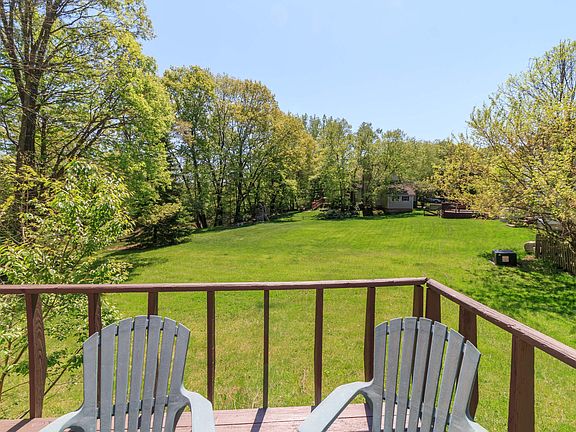 3rd image of 199 Creighton Ct