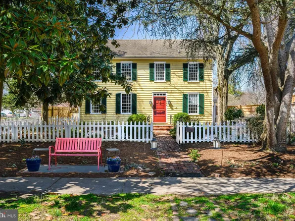 106 S Queen St, Chestertown, MD 21620