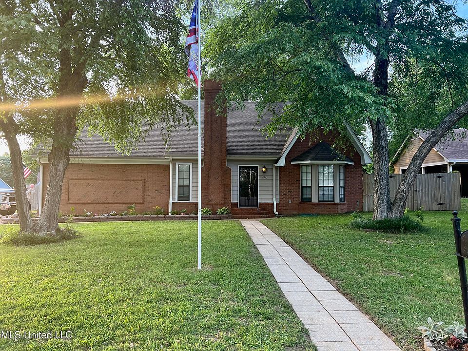 1st image of 276 Sandalwood Dr