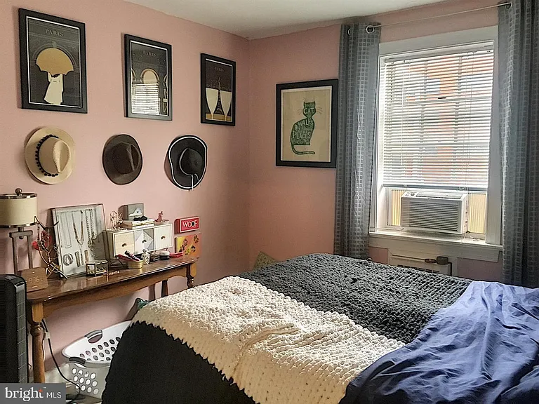610 Madison St #205 — Photo 14