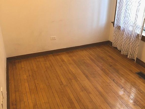 3rd image of 2415 W Walton St #1
