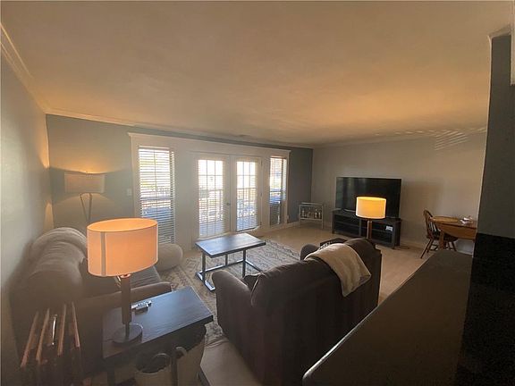 2nd image of 4727 Jarboe St APT 26