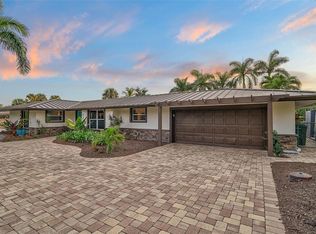 4508 Woodside Rd, Sarasota, FL 34242