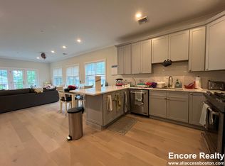 32 Cummins Hwy #4, Roslindale, MA 02131