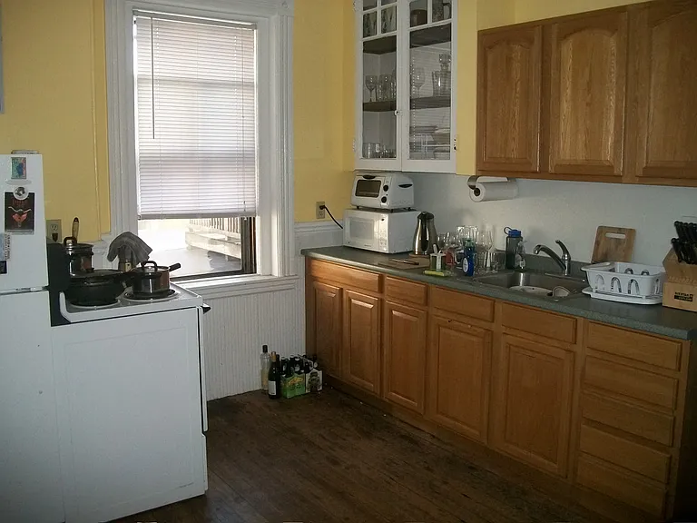 209 Hamilton St #4R — Photo 4