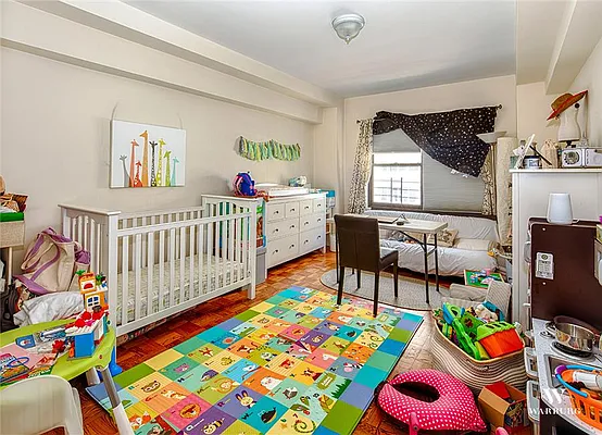 Rented by Warburg | media 32