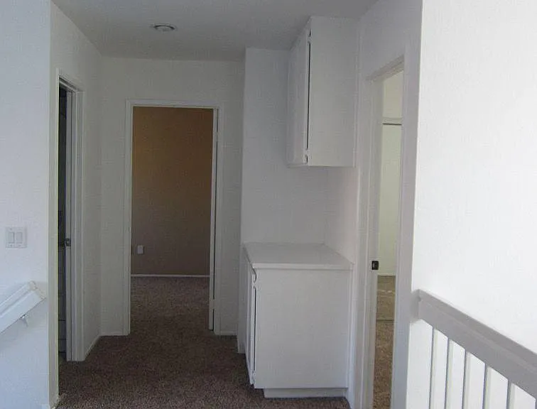 upstairs hallway to two bedrooms