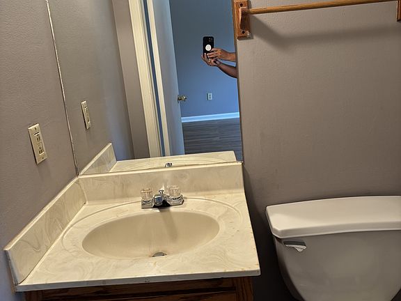 5th image of 283 Adkins Cir #1
