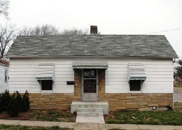 1st image of 827 N 6th St
