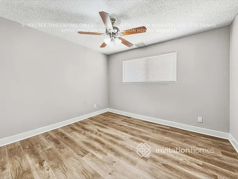 11219 N 41st Ave — Photo 13