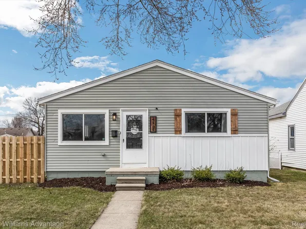 4516 Edgewood St, Dearborn Heights, MI 48125