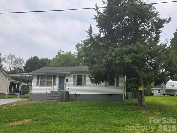 122 E Iowa Ave, Bessemer City, NC 28016
