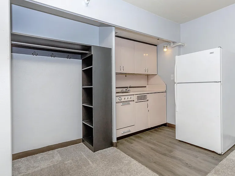 Capitol Hill Apartments — Photo 31