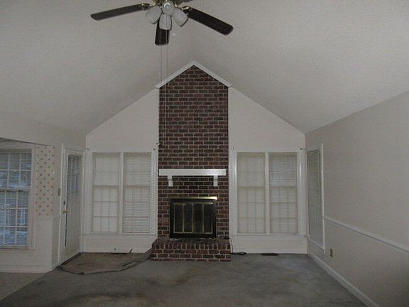 3rd image of 824 Binker Dr