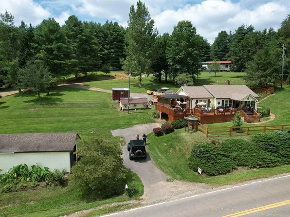 4251 Riverside Dr, Independence, VA 24348