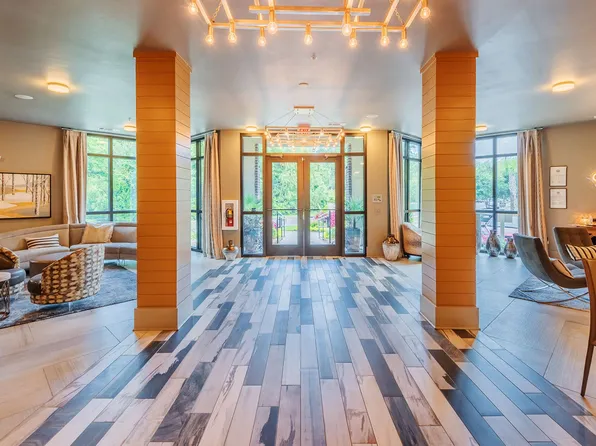 Centre Pointe Apartments