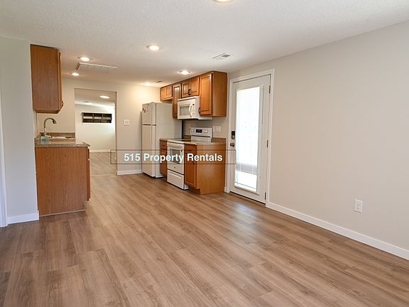 2nd image of 516 W Summit St