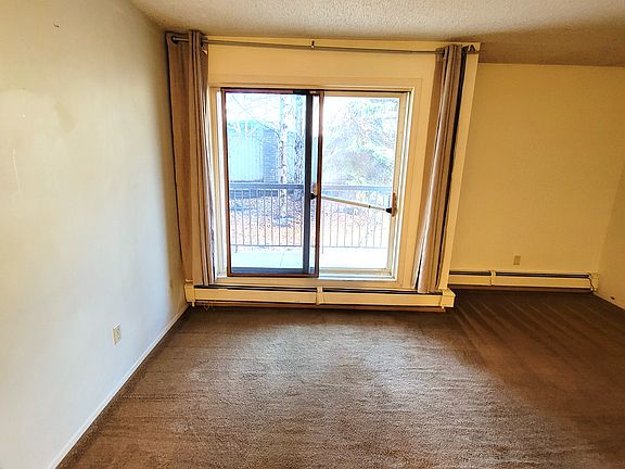4th image of 104 10th St #109