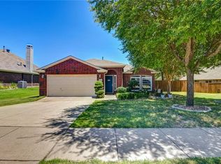 7105 Riverchase Trl, Denton, TX 76210